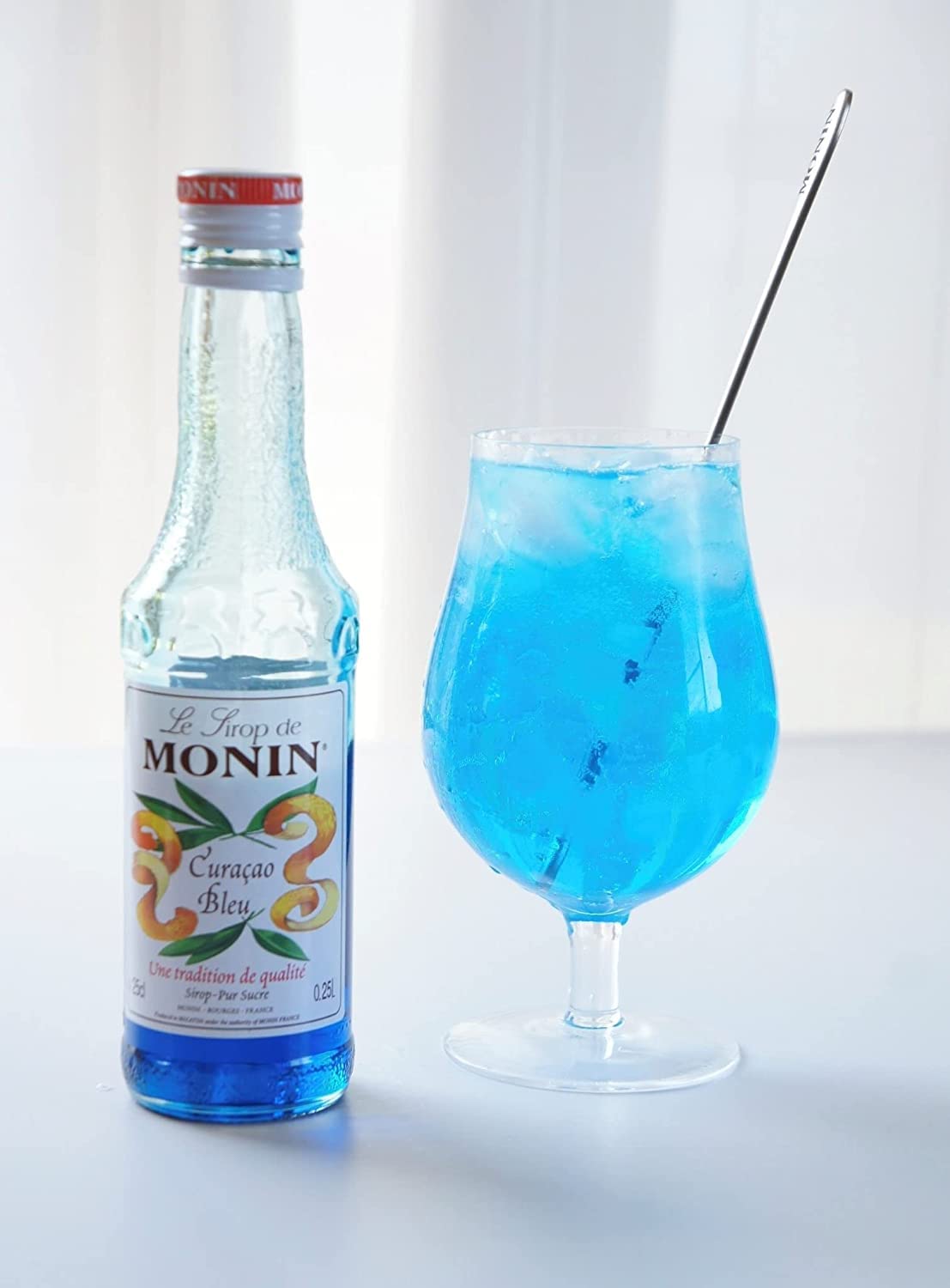 Amazon.co.jp: モナン ブルーキュラソウ シロップ 700ml Premium